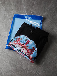 FELPA CON CAPPUCCIO SQUADRATA ZIP E STAMPA BOCCA LIBRO
