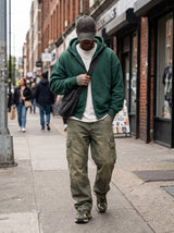 FELPA NEW JOB BRAND CON CAPPUCCIO ZIP OVER BOXY FIT ART GB28