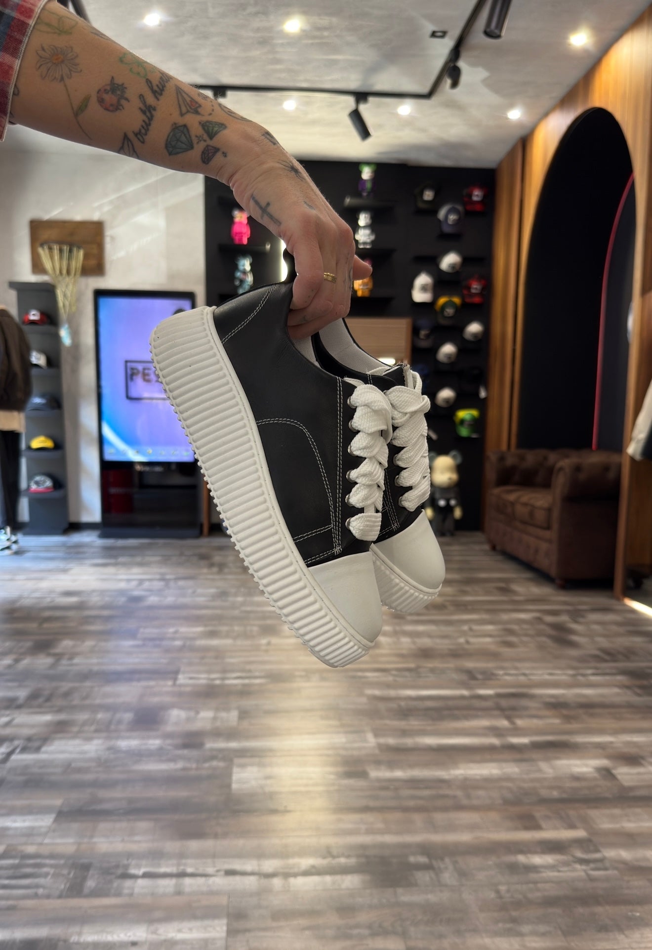 SNEAKER EFFETTO PELLE CON SUOLA OVERSIZE - KOBAYASHI - ART. MEGAN