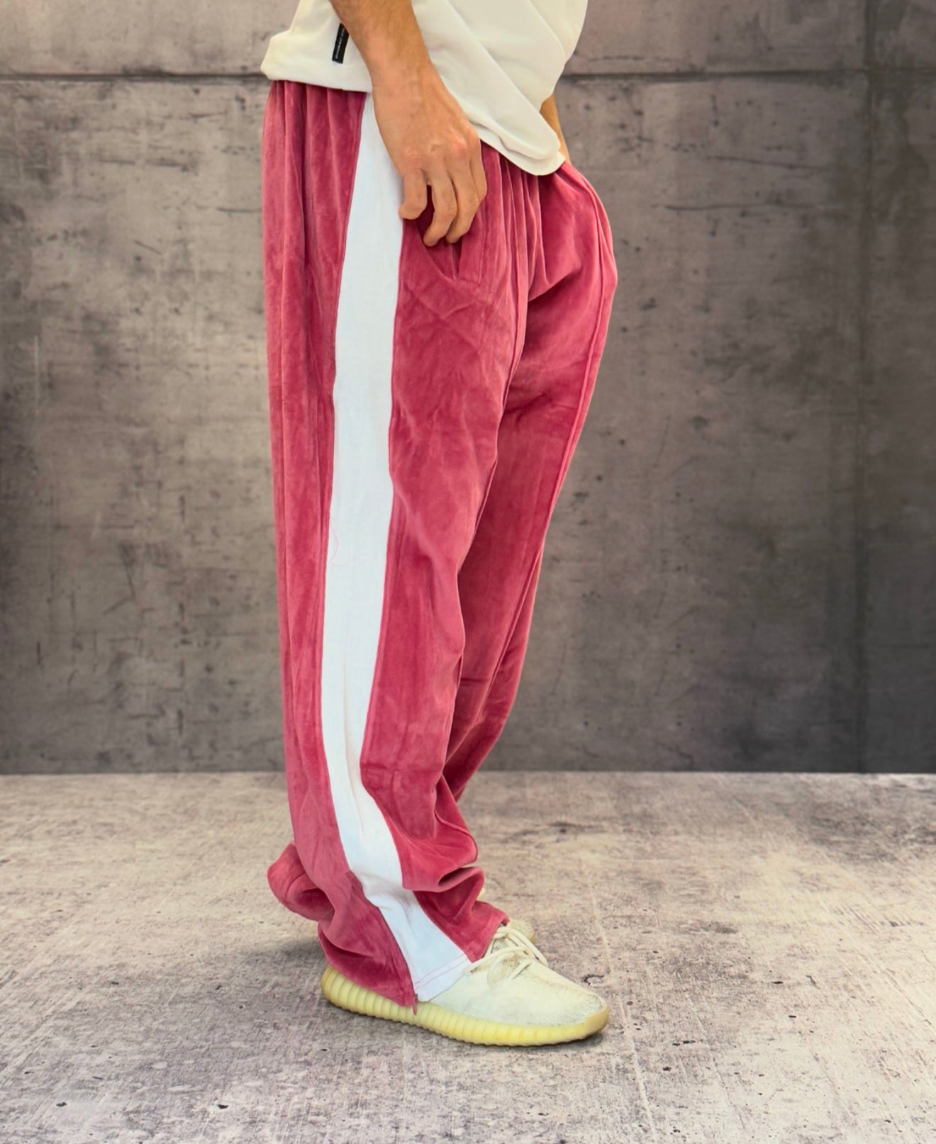 PANTALONE TUTA OVER IN CINIGLIA - MAKE MONEY NOT FRIENDS - *ART. MU210003 - COL. FUCSIA / BIANCO