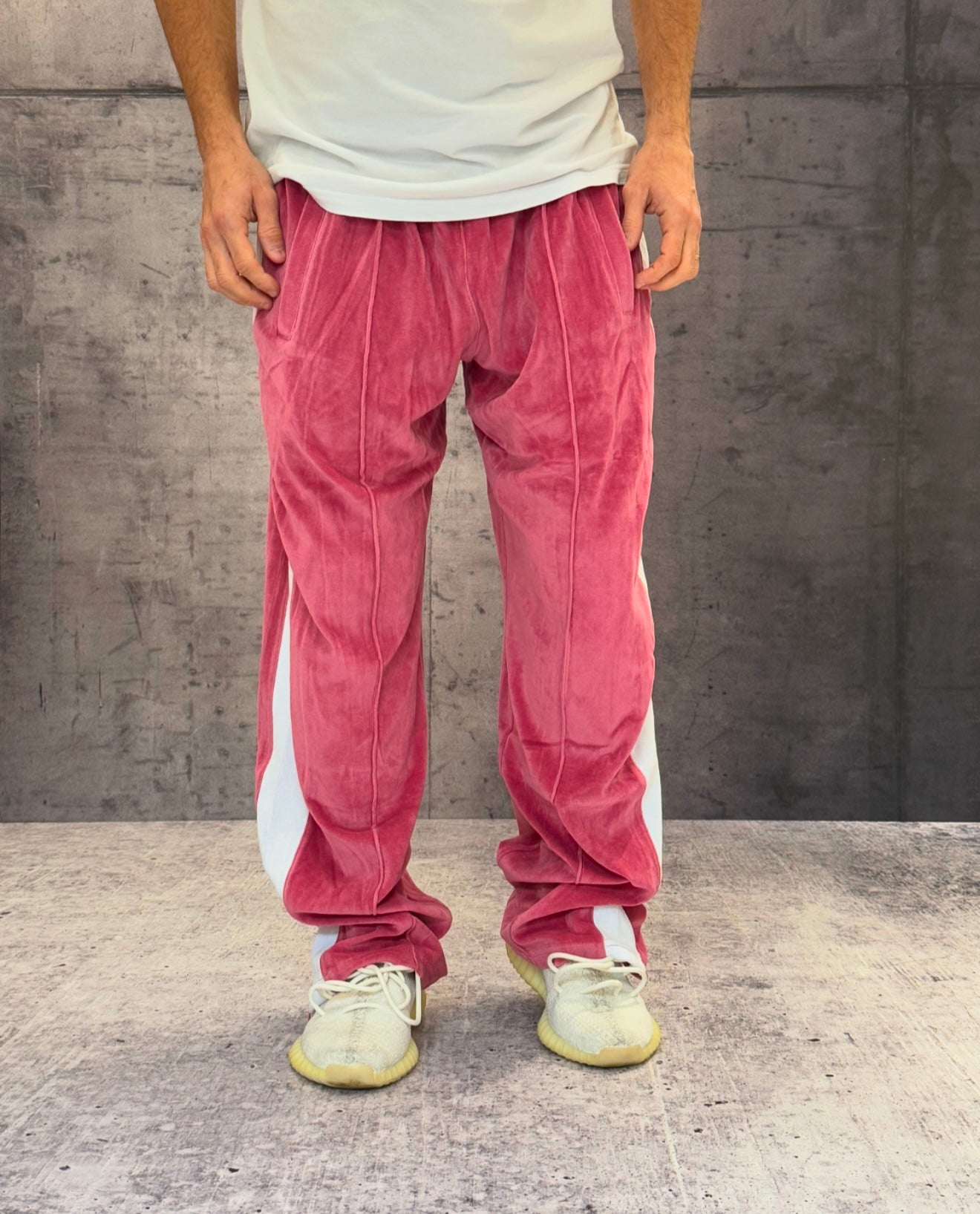 PANTALONE TUTA OVER IN CINIGLIA - MAKE MONEY NOT FRIENDS - *ART. MU210003 - COL. FUCSIA / BIANCO