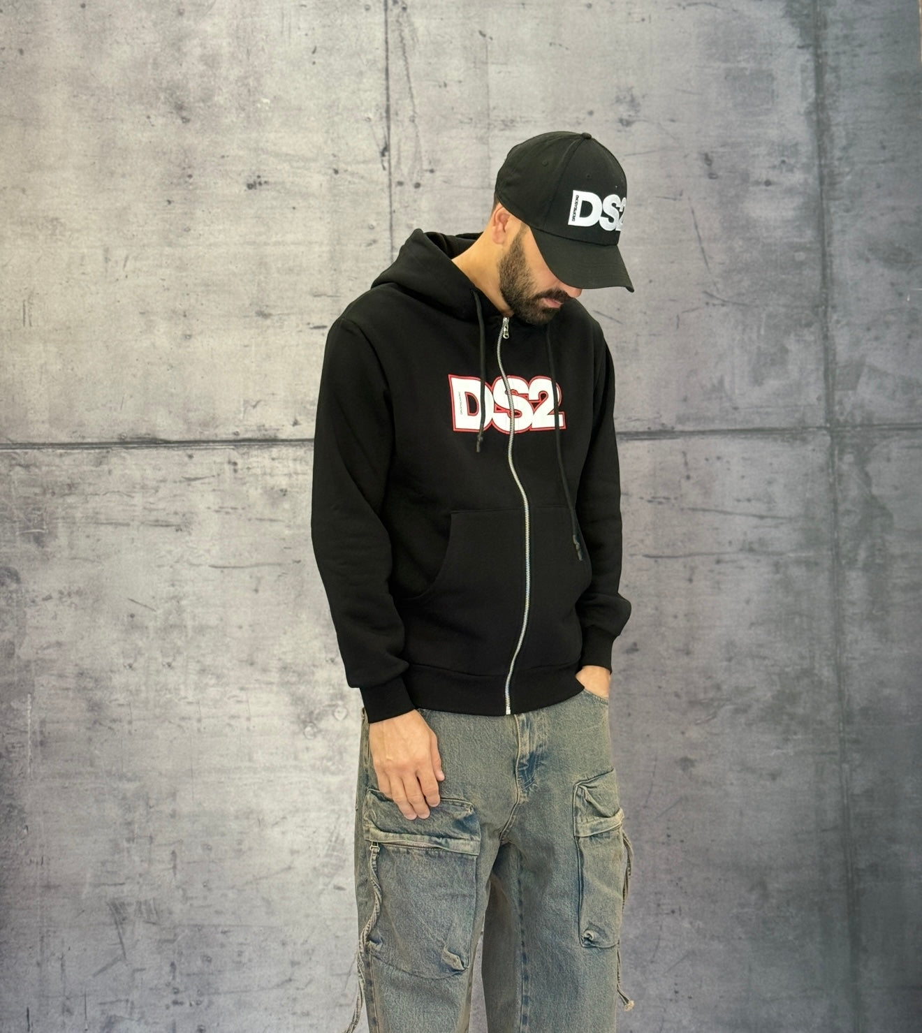 FELPA CON CAPPUCCIO + ZIP STAMPA LOGO - DS2 - ART. FW25233 - COL. NERO