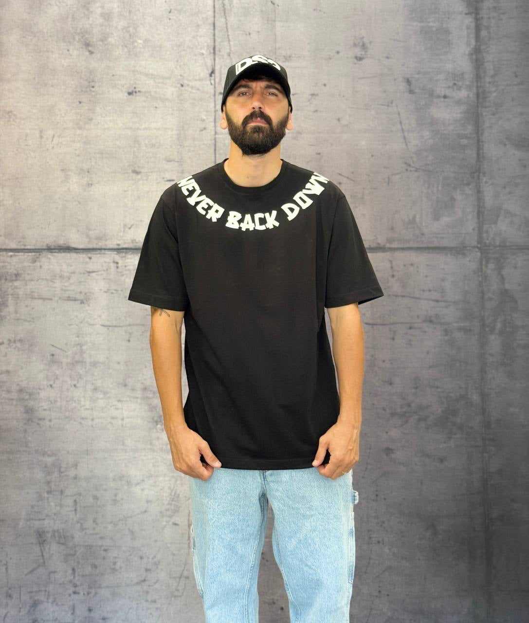 T-SHIRT NEVER BACK DOWN - BERNA - ART. 252089